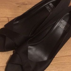 Cute black open toe heals!😍